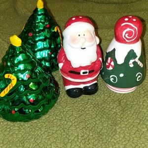 Santa Claus & Christmas tree Salt n Pepper Shakers